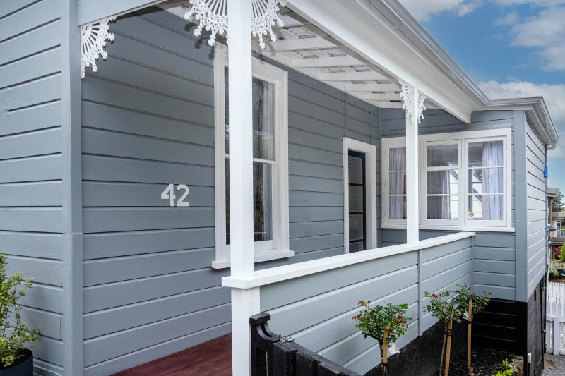 42 Coote Road, Bluff Hill, Napier - Carousel 2