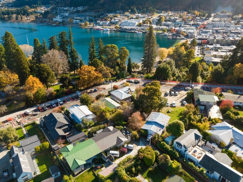 20 Park Street, Queenstown, Queenstown - Carousel 1
