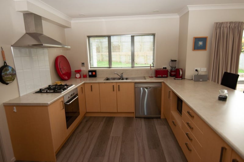 48 Te Puia Drive, Aotea, Porirua - Carousel 2