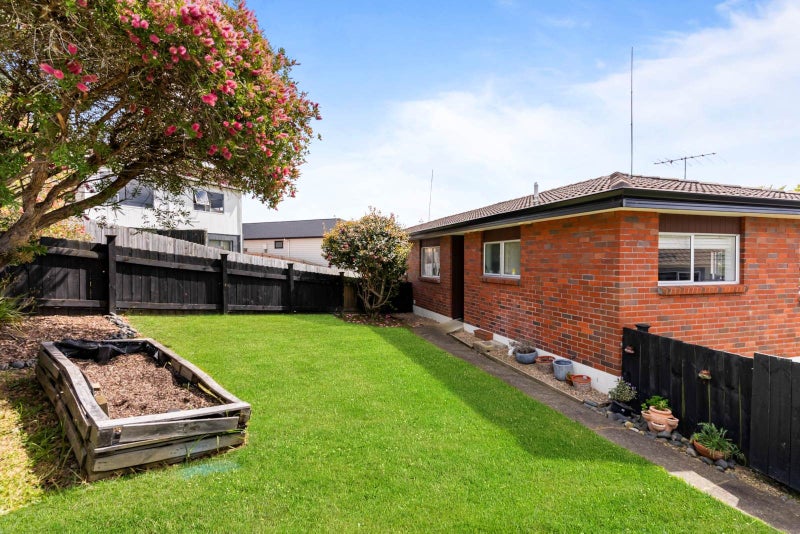 1/12 Finchley Road, Torbay, Auckland - Carousel 2