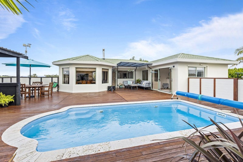 4 Farnell Place, Gulf Harbour, Whangaparaoa - Carousel 1