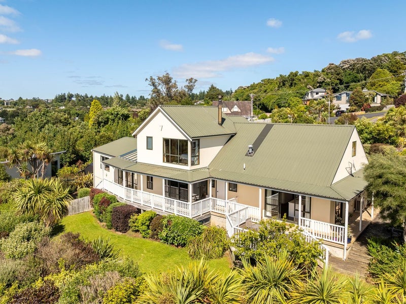 4 Leithton Close, Glenleith, Dunedin - Carousel 1
