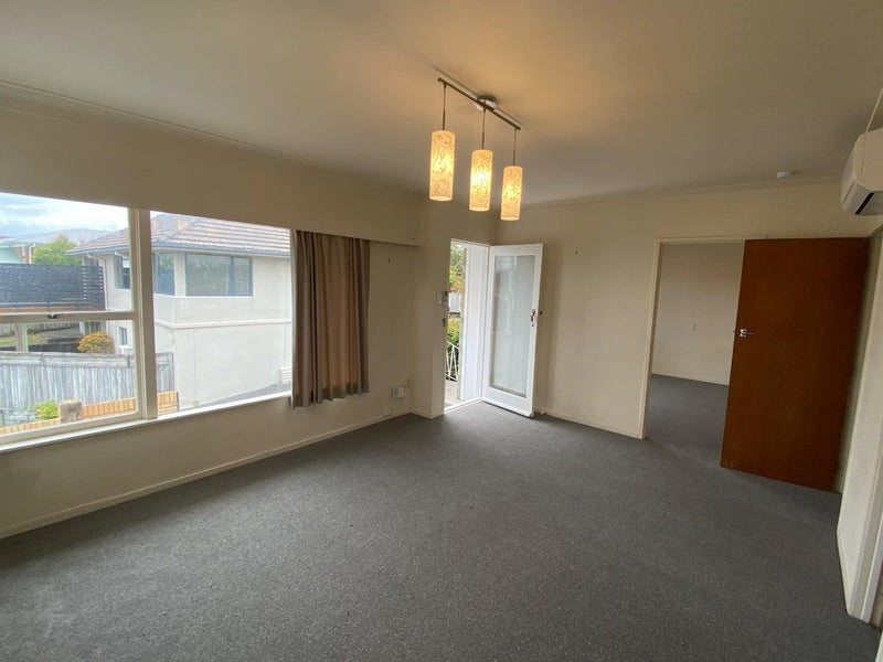 2/623 Beach Road, Rothesay Bay, Auckland - Carousel 2