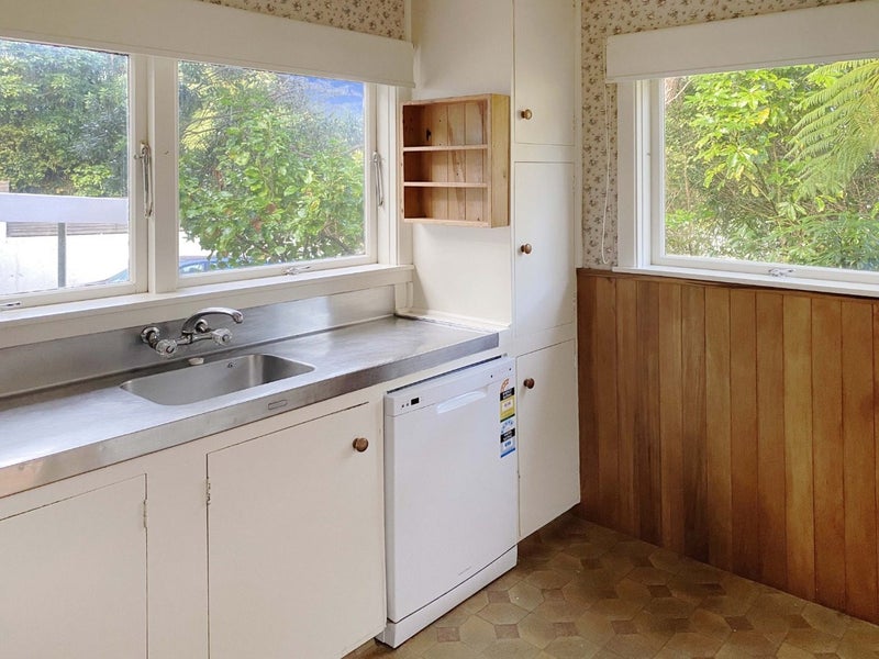 12 Orleans Street, Ngaio, Wellington - Carousel 2