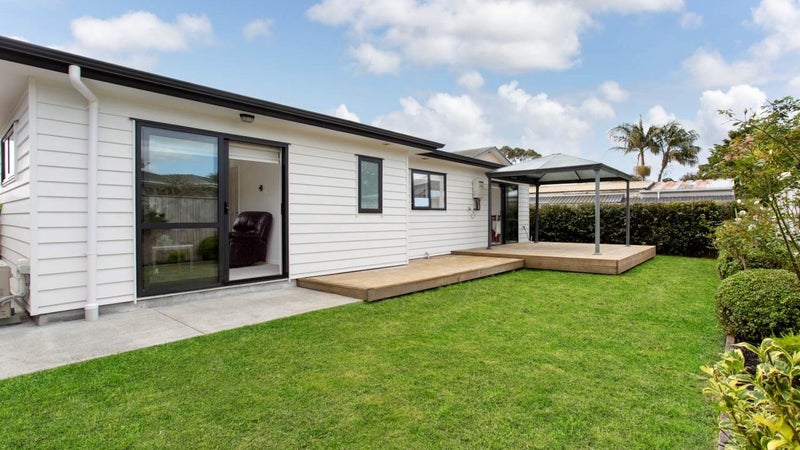 20A Waterton Place, Avondale, Auckland - Carousel 1