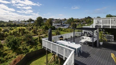 120A Methuen Road, New Windsor, Auckland - Carousel 1