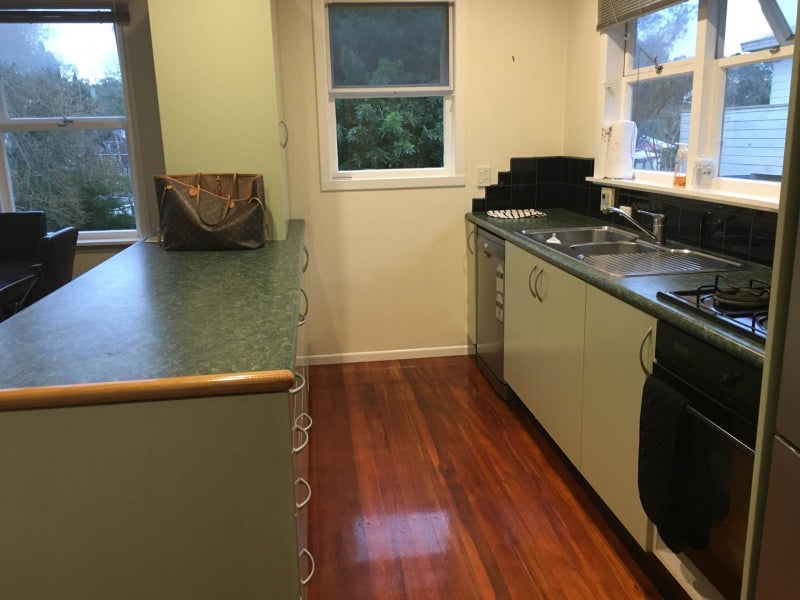 34 Totaravale Drive, Totara Vale, Auckland - Carousel 2