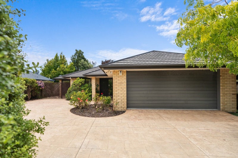 4 Lightning Close, Wigram, Christchurch - Carousel 1
