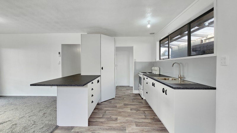 10 Cherrywood Place, Western Heights, Rotorua - Carousel 1