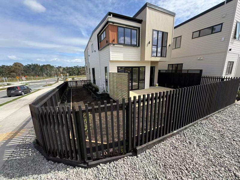 2 Toetoe Street, Westgate, Auckland - Carousel 26