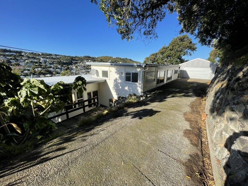 29 Freeling Street, Island Bay, Wellington - Carousel 1