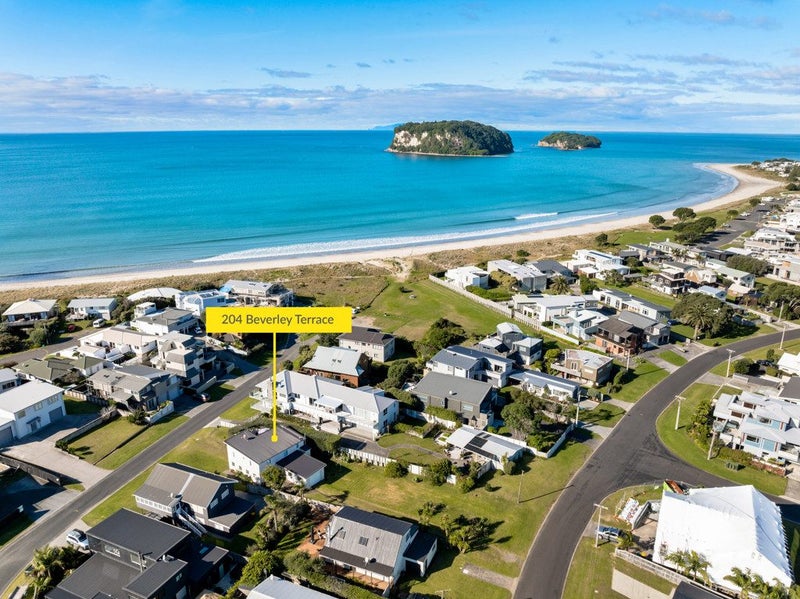 204 Beverley Terrace, Whangamatā - Carousel 1