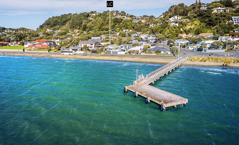 65 Marine Parade, Seatoun, Wellington - Carousel 1