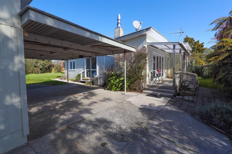 14 Charles Road, Hannahs Bay, Rotorua - Carousel 1