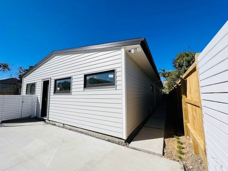 82E Eversleigh Road, Belmont, Auckland - Carousel 2