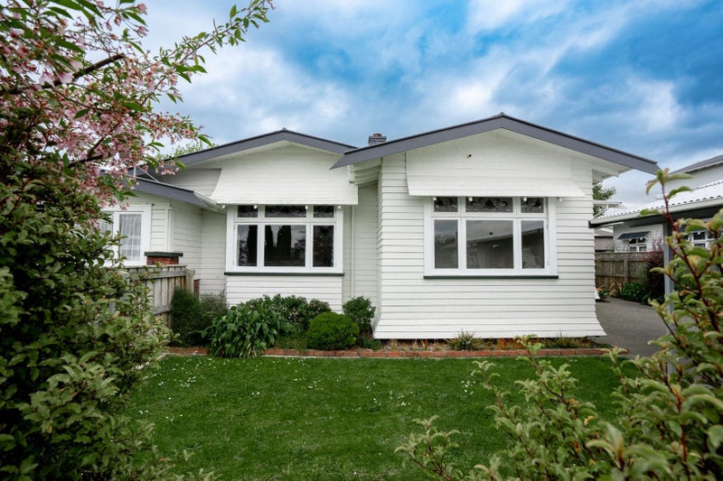 24 Aroha Street, Takaro, Palmerston North - Carousel 2