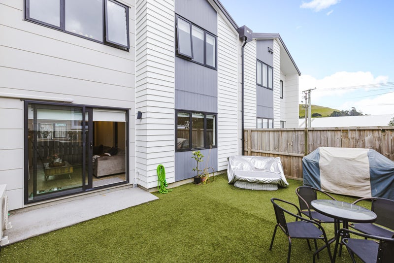 2/81 Pilkington Road, Panmure, Auckland - Carousel 1