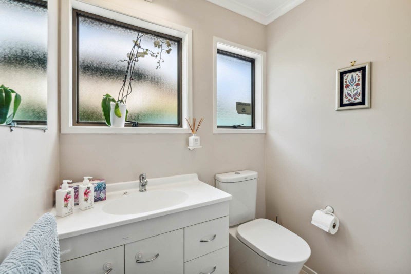 2/13 Valhalla Drive, Beach Haven, Auckland - Carousel 17