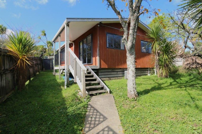 75 Kaurilands Road, Titirangi, Auckland - Carousel 1