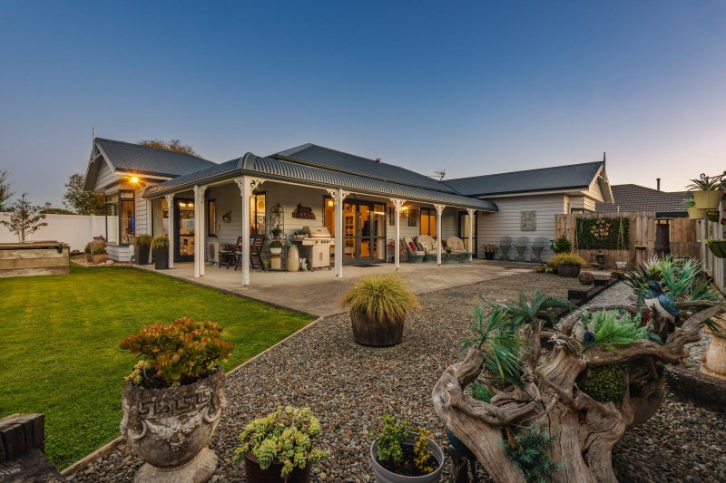 6 Pegasus Place, Kelvin Grove, Palmerston North - Carousel 1