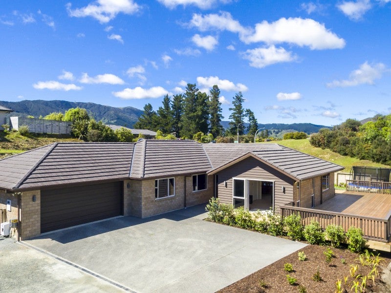 1 McKenzie Way, Timberlea, Upper Hutt - Carousel 2