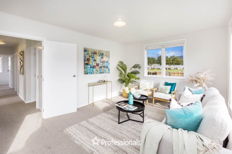 52 Mary Crescent, Elderslea, Upper Hutt - Carousel 1