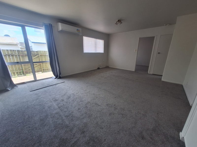 2/54 Kenderdine Road, Papatoetoe, Auckland - Carousel 6