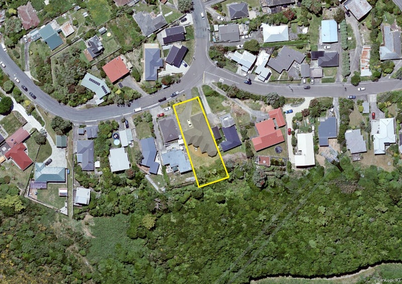 52 Miles Crescent, Newlands, Wellington - Carousel 22