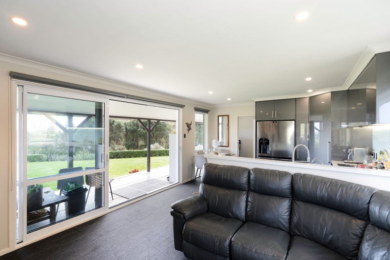 139 South Manakau Road, Manakau, Otaki - Carousel 2