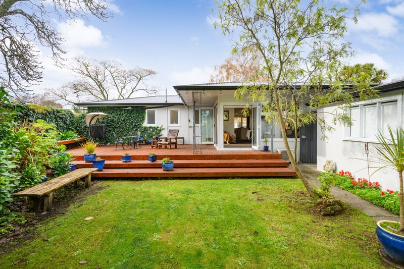 8 Waterloo Crescent, Hokowhitu, Palmerston North - Carousel 1