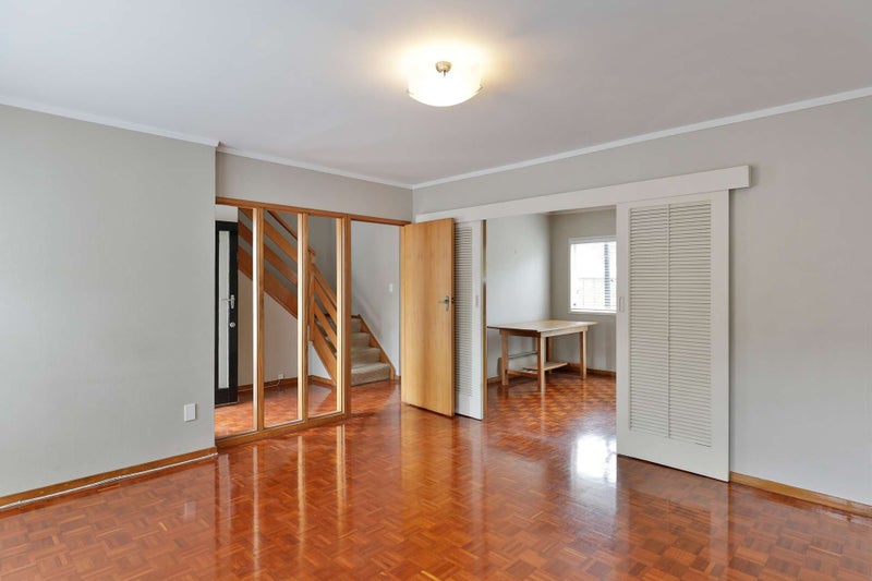 8 Gwilliam Place, Freemans Bay, Auckland - Carousel 2