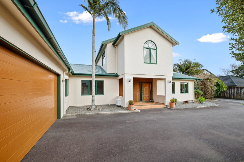 10E Kinross Drive, Merrilands, New Plymouth - Carousel 1