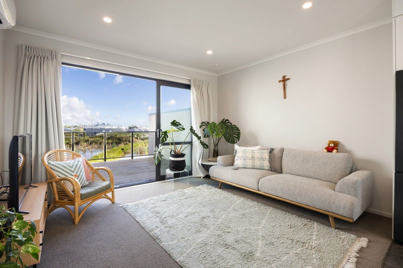 8/37 North Ridge Drive, Rototuna North, Hamilton - Carousel 1