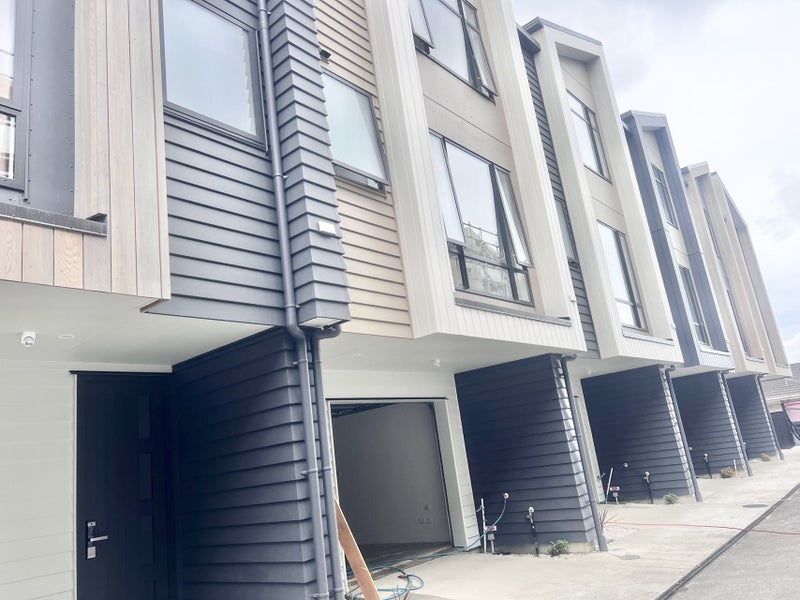 880 Manukau Road, Royal Oak, Auckland - Carousel 2