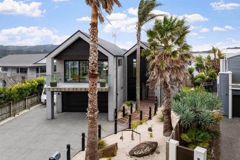 10 May Way, Warkworth - Carousel 1