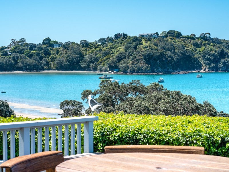 169 Ocean View Road, Oneroa, Waiheke Island - Carousel 1