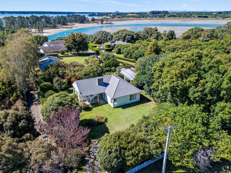 202 Tanners Point Road, Katikati - Carousel 1