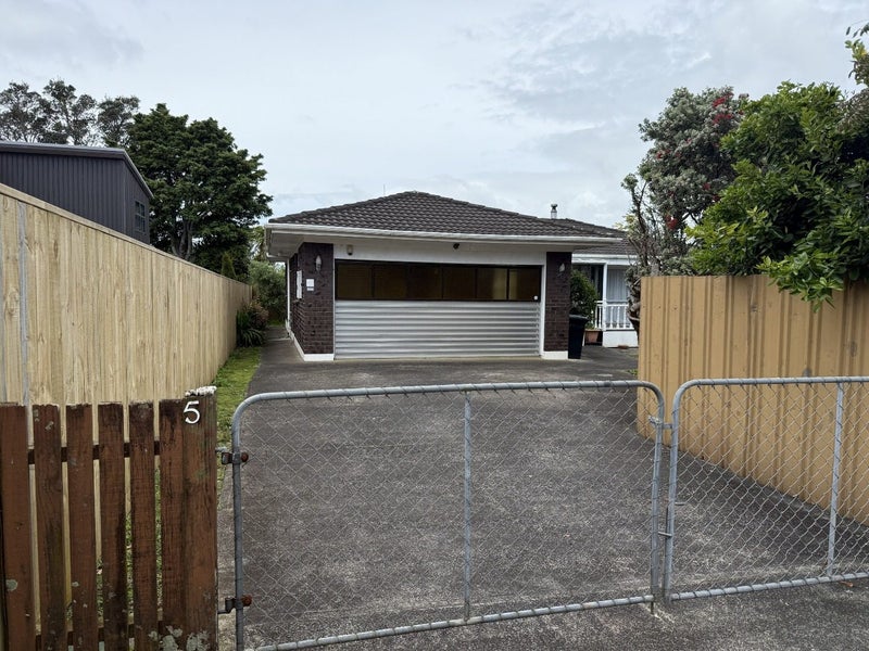 5 Raurenga Avenue, Royal Oak, Auckland - Carousel 1