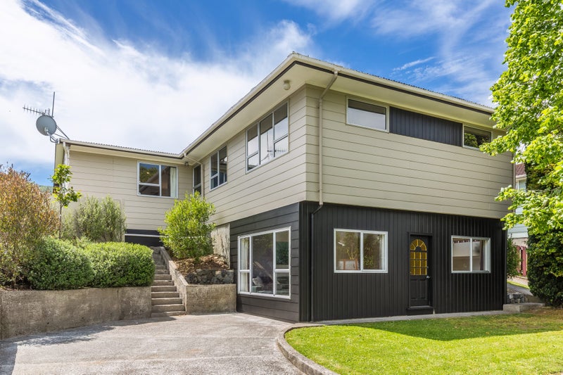 47 California Drive, Totara Park, Upper Hutt - Carousel 1