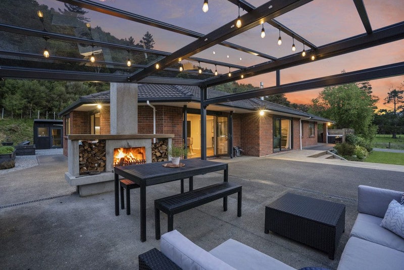 60 Brookfield Lane, Wainuiomata, Lower Hutt - Carousel 2