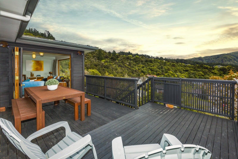 16 Duncraig Street, Silverstream, Upper Hutt - Carousel 1