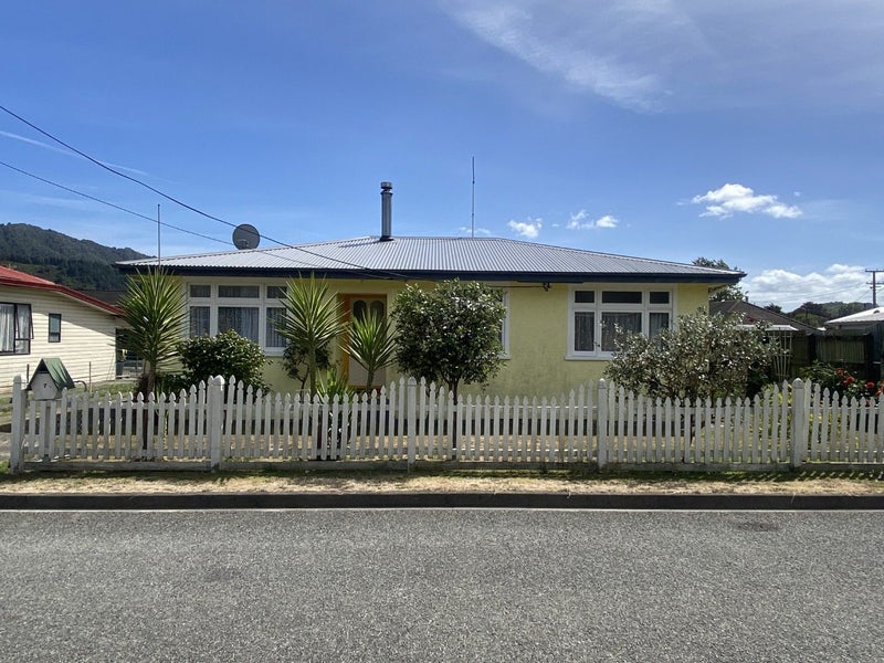 7 Canterbury Street, Picton - Carousel 1
