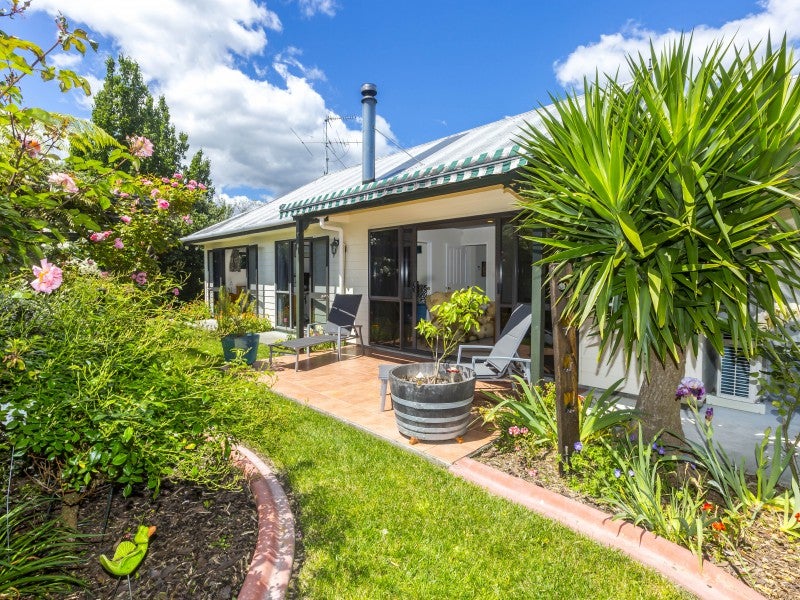 6A Tui Grove, Elderslea, Upper Hutt - Carousel 1