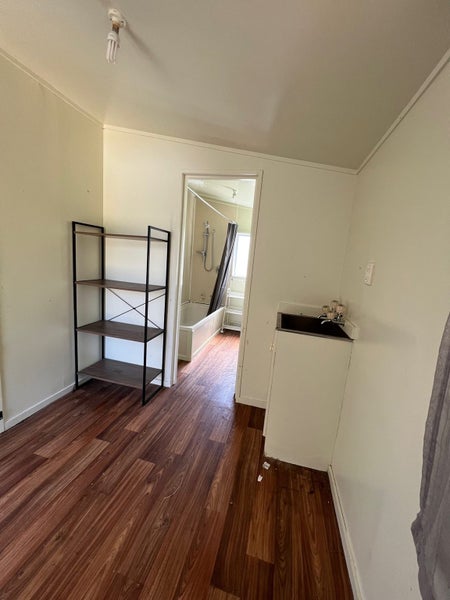 94 Arahura Crescent, Waitangirua, Porirua - Carousel 2