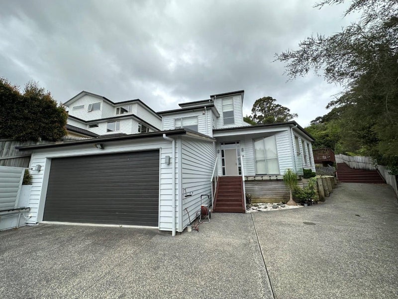 15 Bintulu Place, Fairview Heights, Auckland - Carousel 1