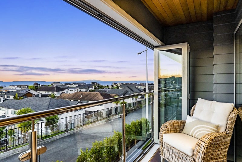 33 Te Oneroa Way, Long Bay, Auckland - Carousel 1