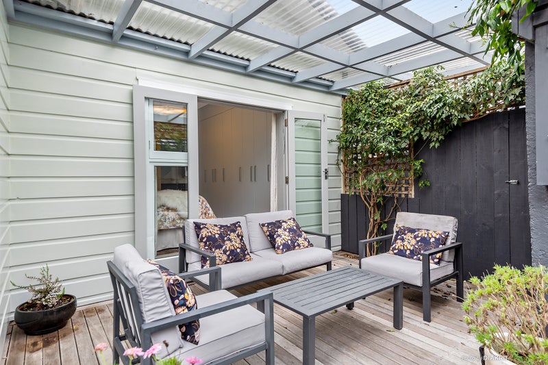 69 Queens Drive, Lyall Bay, Wellington - Carousel 2