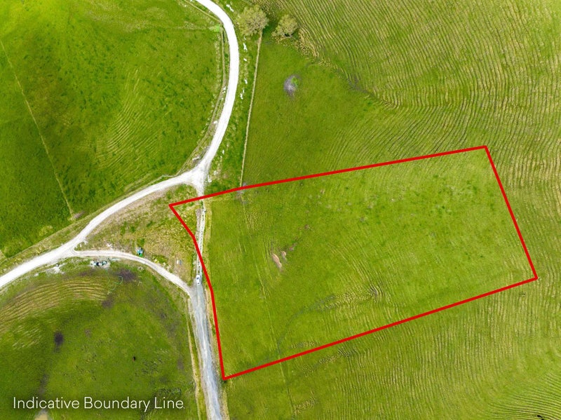 20 Barnfield Road, Kaiwaka - Carousel 1