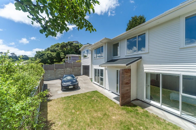 29 Witham Street, Island Bay, Wellington - Carousel 1