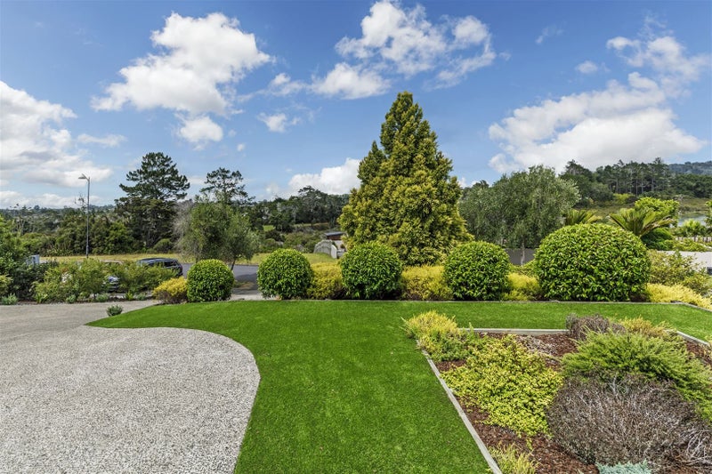 20 Schopolo Place, Schnapper Rock, Auckland - Carousel 2